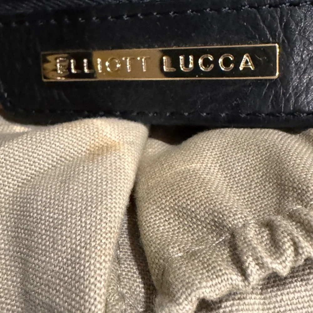 Elliott Lucca chic black